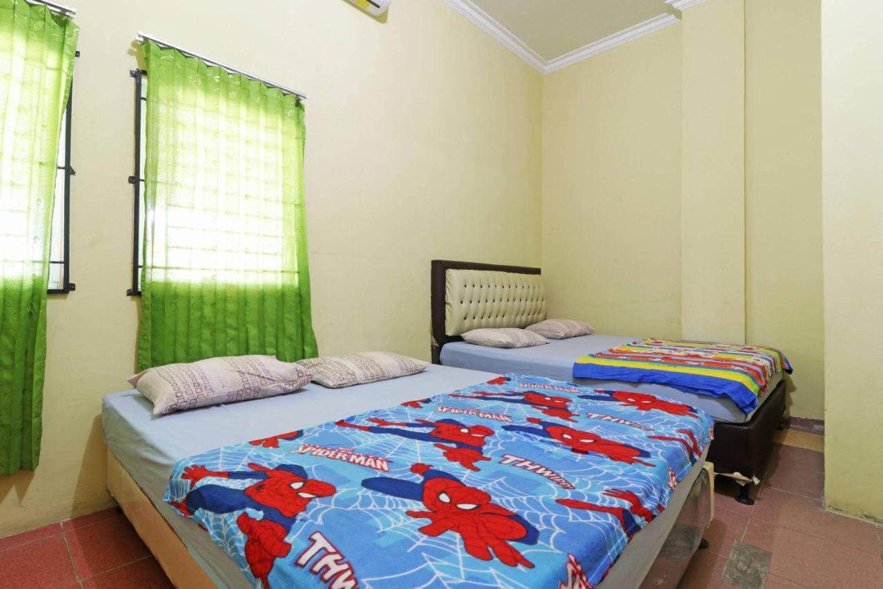Wisma Cempaka 2 Syariah Ξενοδοχείο Parit  Εξωτερικό φωτογραφία