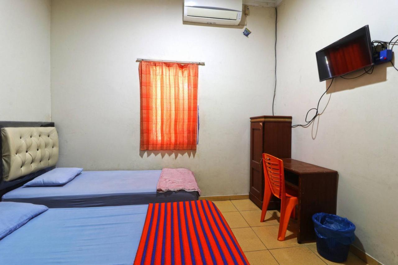 Wisma Cempaka 2 Syariah Ξενοδοχείο Parit  Εξωτερικό φωτογραφία